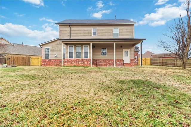 3816 N 2nd Place, Rogers, AR 72756