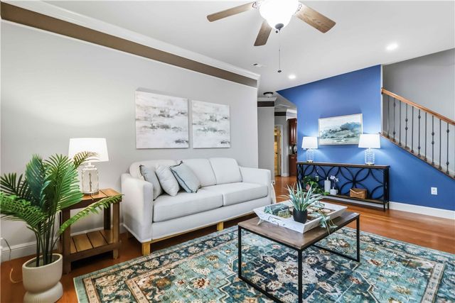 3816 N 2nd Place, Rogers, AR 72756