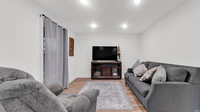 503 College Avenue, Mitchell, IN 47446