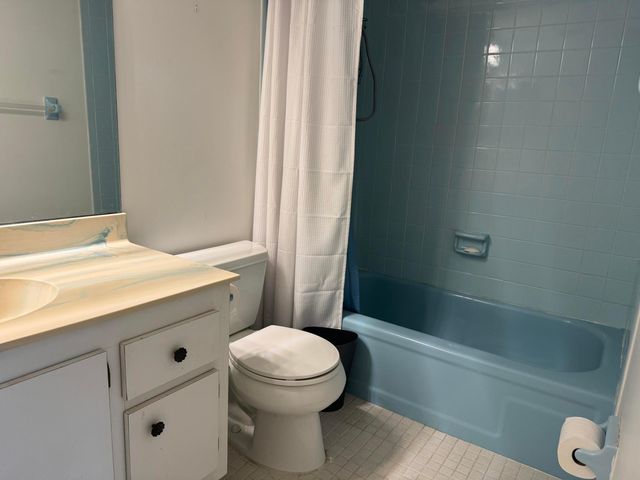 1035 COUNTRY CLUB Drive 303, Margate, FL 33063