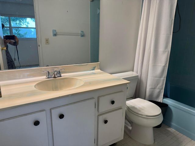 1035 COUNTRY CLUB Drive 303, Margate, FL 33063