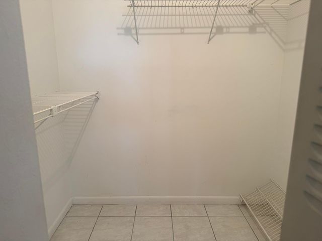 1035 COUNTRY CLUB Drive 303, Margate, FL 33063