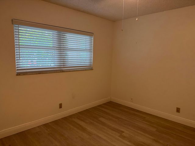 1035 COUNTRY CLUB Drive 303, Margate, FL 33063