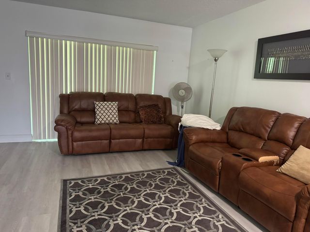 1035 COUNTRY CLUB Drive 303, Margate, FL 33063