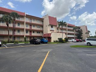 1035 COUNTRY CLUB Drive 303, Margate, FL 33063
