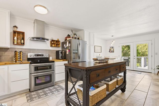300 Chastain Hill Road, Taylors, SC 29687
