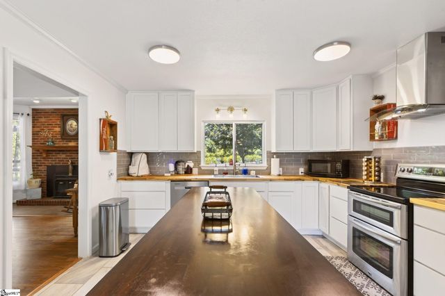 300 Chastain Hill Road, Taylors, SC 29687