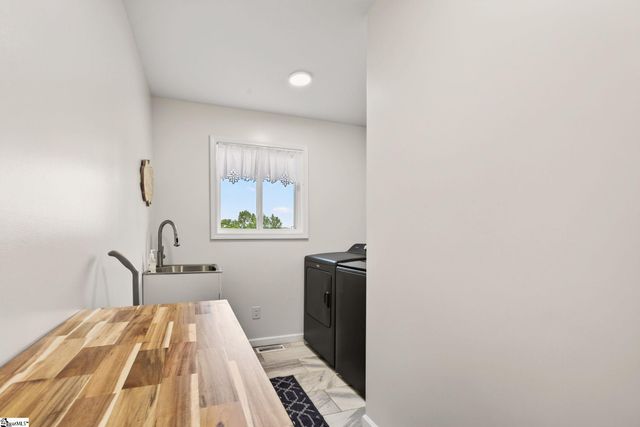 300 Chastain Hill Road, Taylors, SC 29687