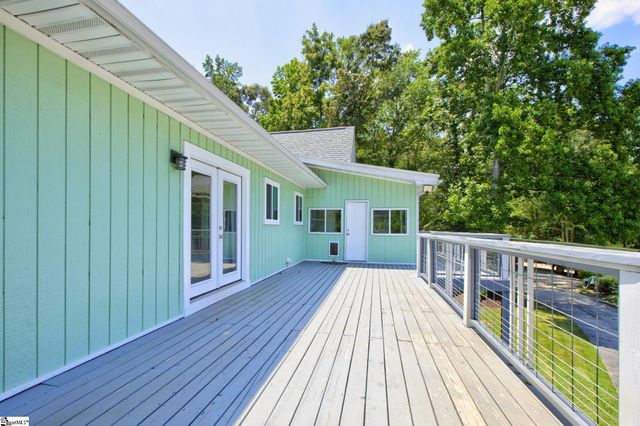 300 Chastain Hill Road, Taylors, SC 29687