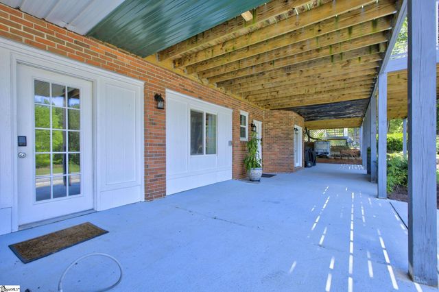 300 Chastain Hill Road, Taylors, SC 29687