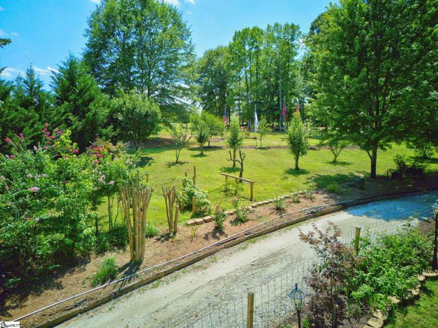 300 Chastain Hill Road, Taylors, SC 29687