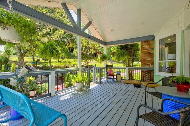 300 Chastain Hill Road, Taylors, SC 29687