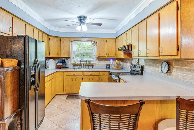 5 Topsail Ct., Carolina Shores, NC 28467