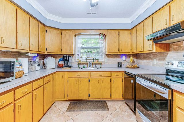 5 Topsail Ct., Carolina Shores, NC 28467