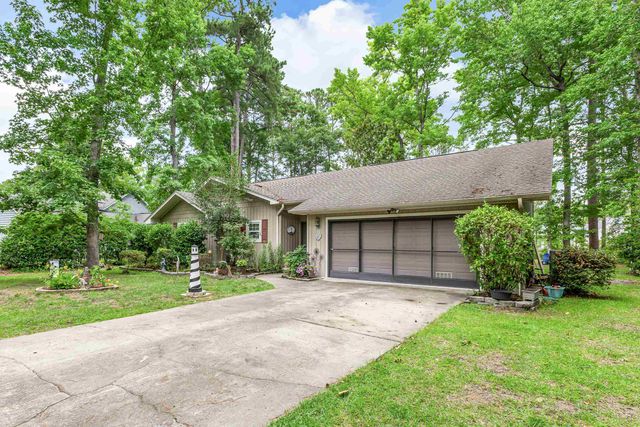 5 Topsail Ct., Carolina Shores, NC 28467
