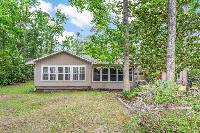 5 Topsail Ct., Carolina Shores, NC 28467