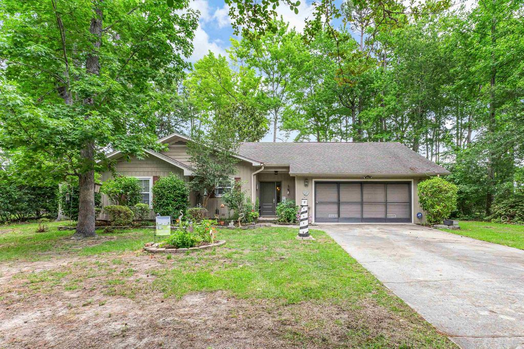 5 Topsail Ct., Carolina Shores, NC 28467