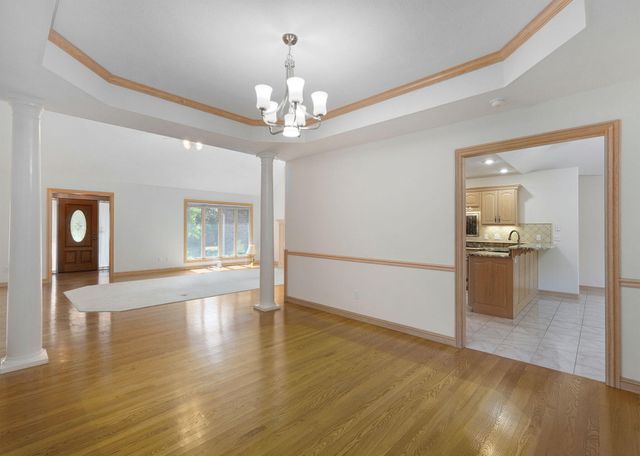 2705 E Shady Glen Drive, Springfield, MO 65804