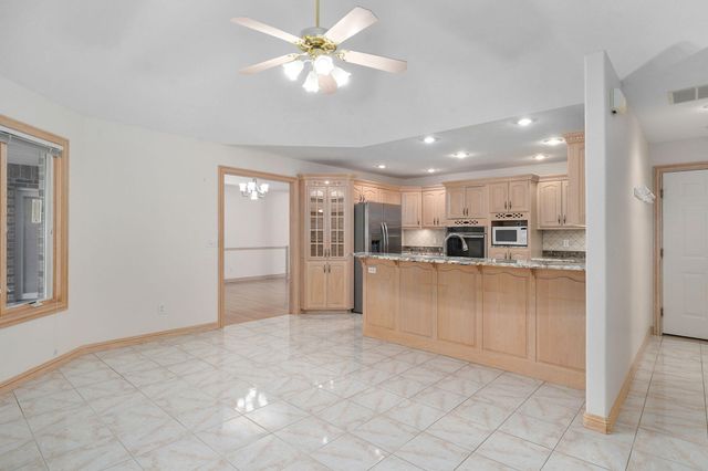 2705 E Shady Glen Drive, Springfield, MO 65804