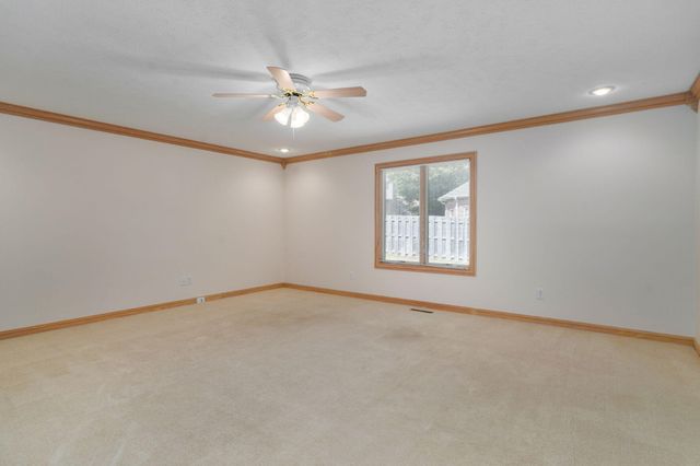 2705 E Shady Glen Drive, Springfield, MO 65804