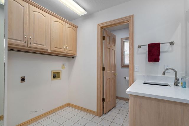 2705 E Shady Glen Drive, Springfield, MO 65804