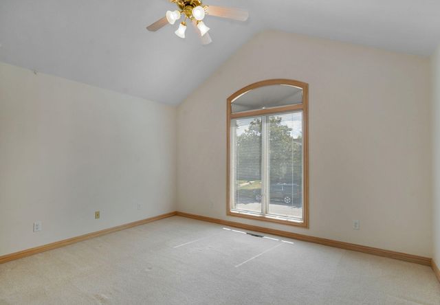 2705 E Shady Glen Drive, Springfield, MO 65804