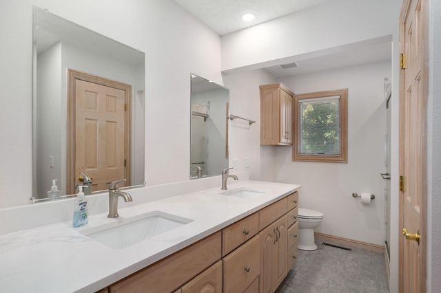 2705 E Shady Glen Drive, Springfield, MO 65804