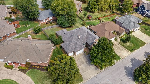 2705 E Shady Glen Drive, Springfield, MO 65804