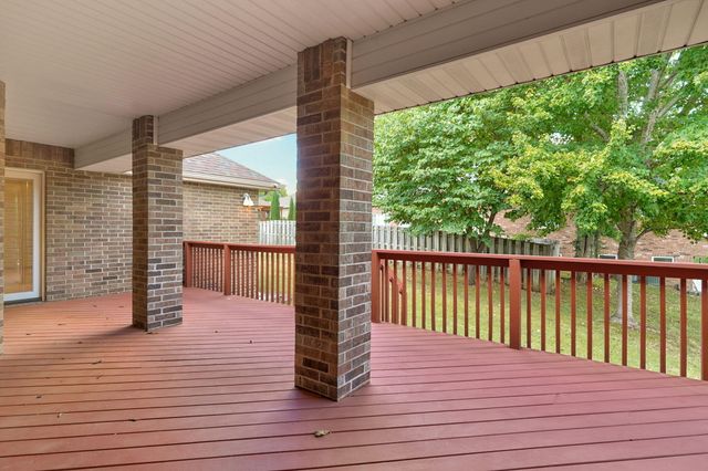 2705 E Shady Glen Drive, Springfield, MO 65804