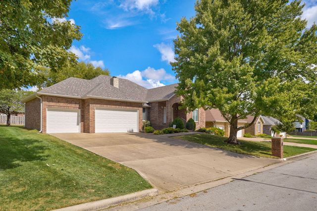2705 E Shady Glen Drive, Springfield, MO 65804