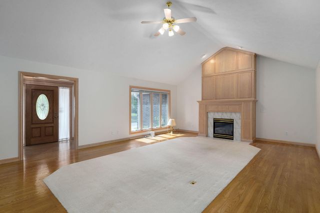 2705 E Shady Glen Drive, Springfield, MO 65804