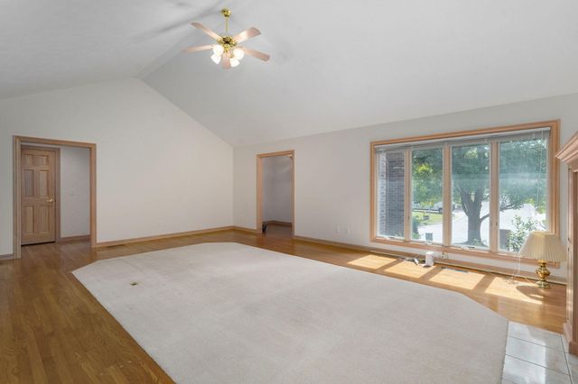 2705 E Shady Glen Drive, Springfield, MO 65804