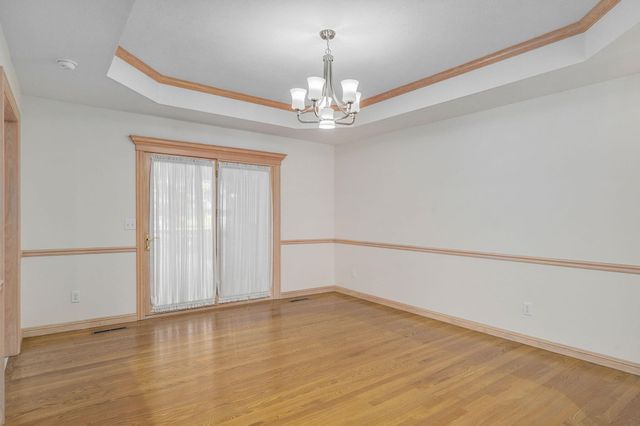 2705 E Shady Glen Drive, Springfield, MO 65804