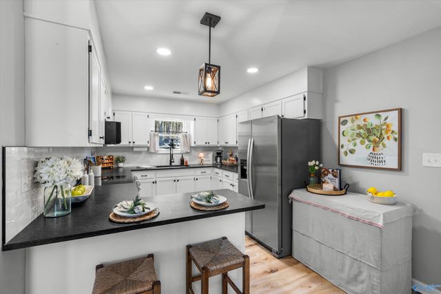 290 Cedar Crest Drive, Huntsville, AL 35806