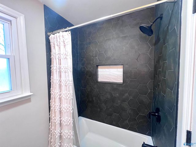 290 Cedar Crest Drive, Huntsville, AL 35806