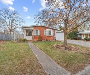 33900 Beechnut Street, Westland, MI 48186