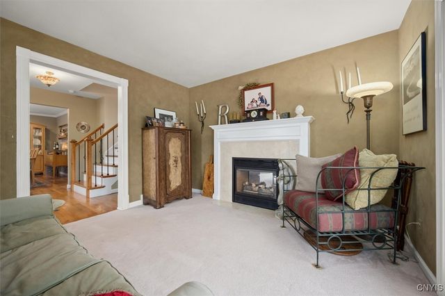 8 Waterford Lane, New Hartford, NY 13413