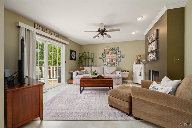 8 Waterford Lane, New Hartford, NY 13413