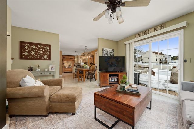 8 Waterford Lane, New Hartford, NY 13413