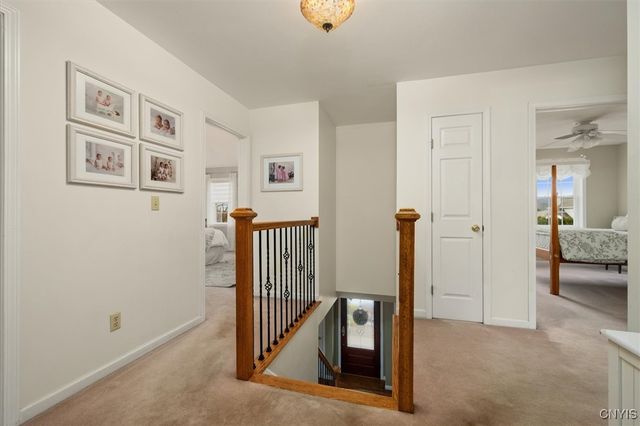 8 Waterford Lane, New Hartford, NY 13413