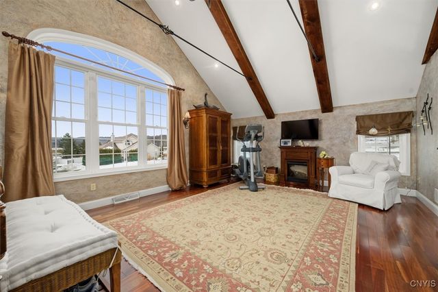 8 Waterford Lane, New Hartford, NY 13413