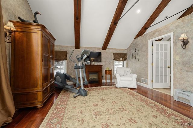 8 Waterford Lane, New Hartford, NY 13413