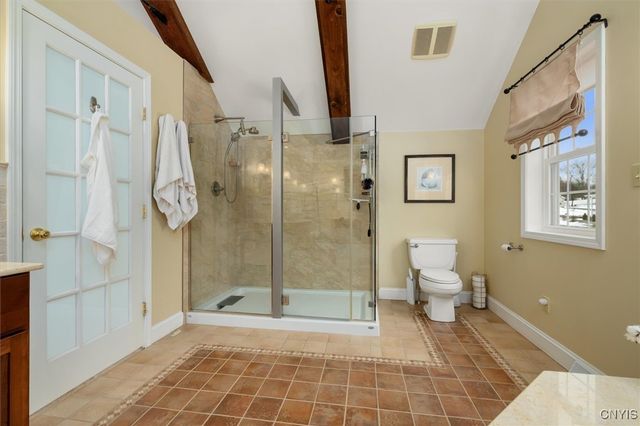 8 Waterford Lane, New Hartford, NY 13413