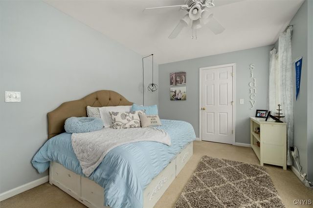 8 Waterford Lane, New Hartford, NY 13413