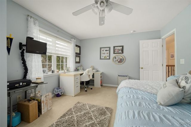 8 Waterford Lane, New Hartford, NY 13413