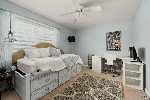 8 Waterford Lane, New Hartford, NY 13413