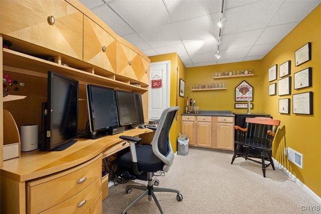 8 Waterford Lane, New Hartford, NY 13413