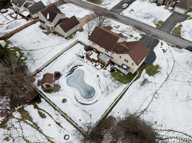 8 Waterford Lane, New Hartford, NY 13413