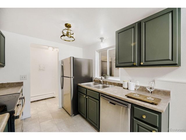 2190 S Holly St 105, Denver, CO 80222
