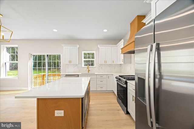 104 BLUE ANCHOR, Sicklerville, NJ 08081